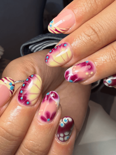 Butterfly nails with blooming gel